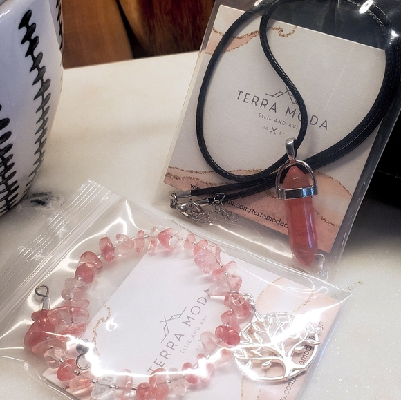 Terra Moda - Gemstone Healing Chakra Necklaces - Picture 11 of 16